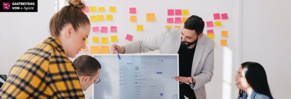 Kollegen arbeiten in Office