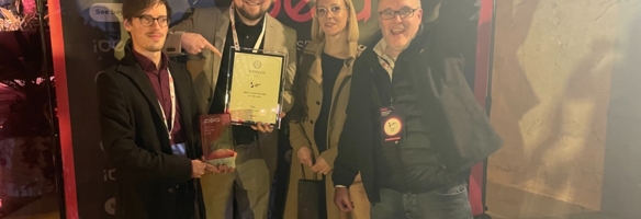 Preistraeger Gruppenbild Logic Joe Team mit Ibexa Award