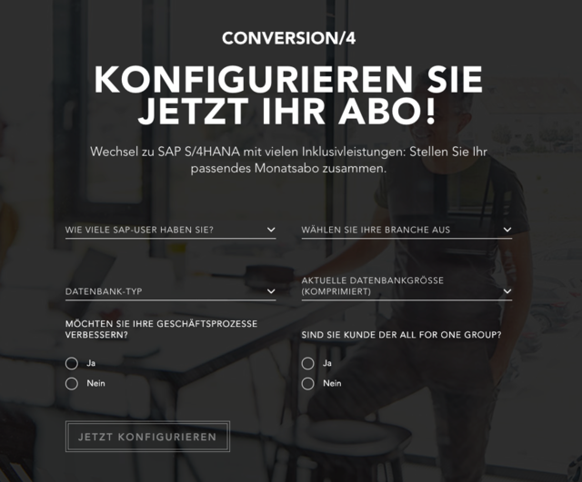 Formular zur Konfiguration eines SAP S/4HANA Abos auf dunklem Hintergrund