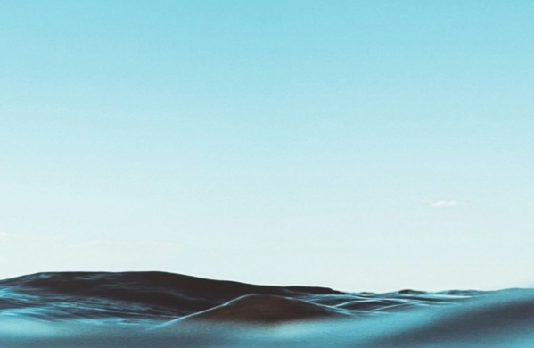 Blaues Himmel und Wasser