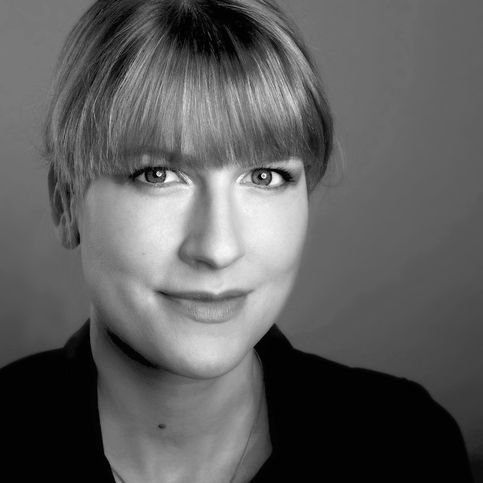 Gloria_Portrait_sw_1024x1024.jpg